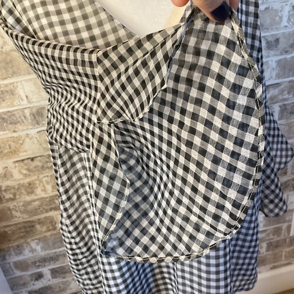 Calvin Klein lined blouse. Size L. Black/white checkered pattern. V-neck. - Picture 7 of 15